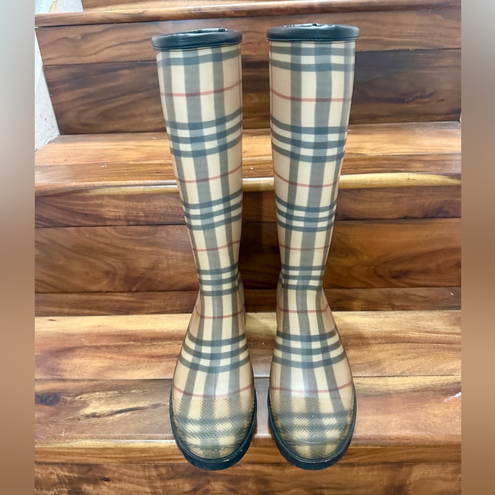 Burberry Rain/snow boots - Picture 3 of 16